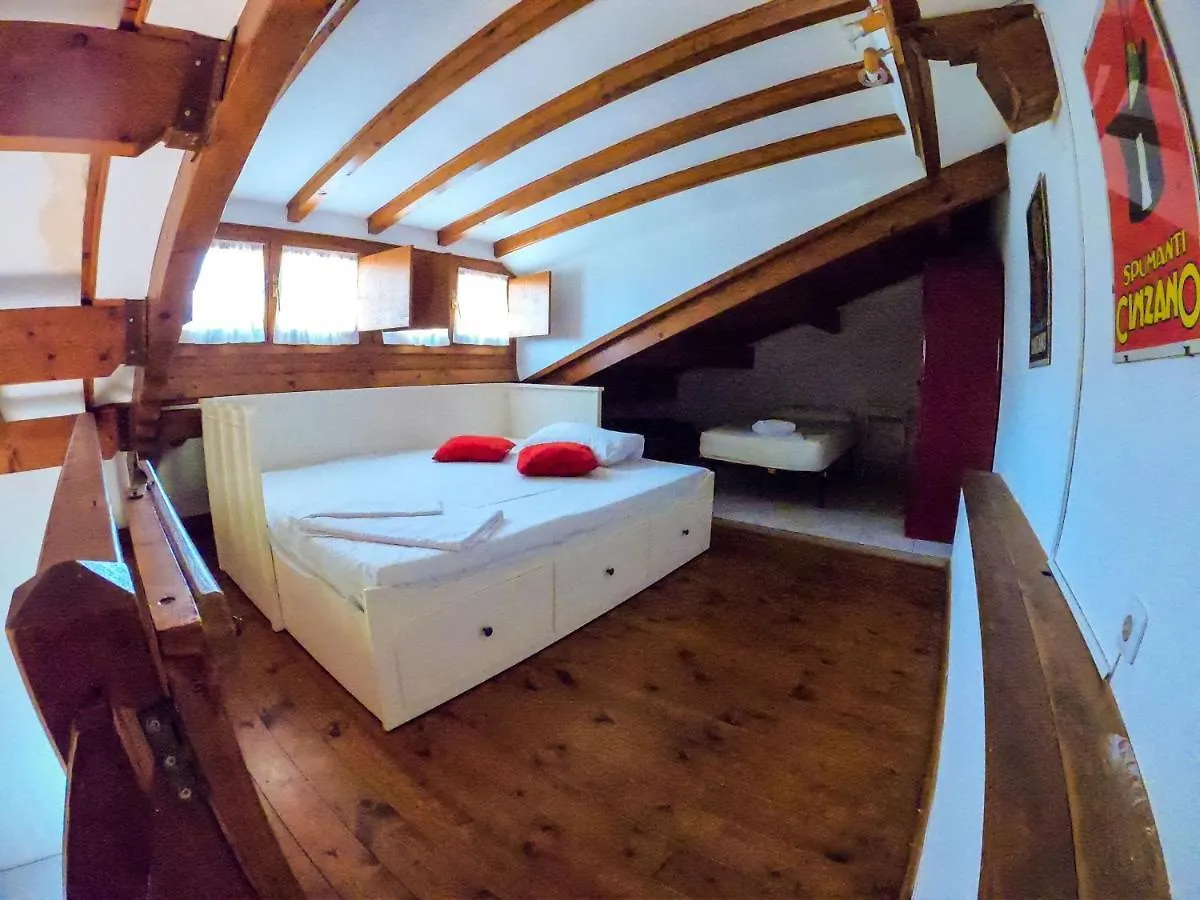 La Wave Surf House & School Hotel Somo Inn